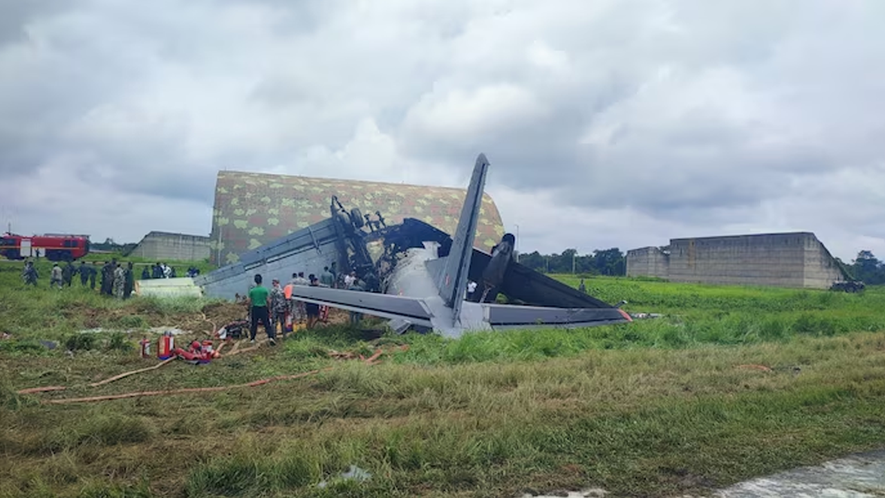ভারতে বিমান বিধ্বস্তে নিহত ৫ সদস্যের পরিচয় প্রকাশ