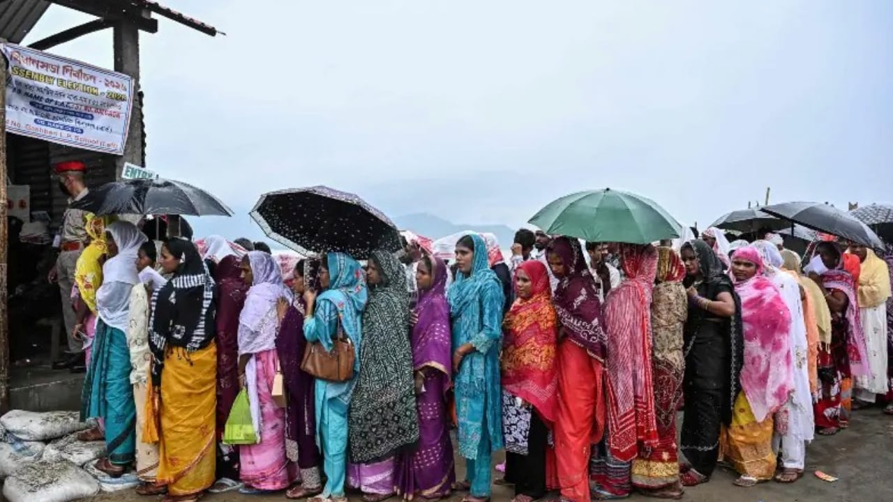 আসাম ও কেরালায় বিধানসভার ভোটগ্রহণ অনুষ্ঠিত, ফলাফল ৪ মে