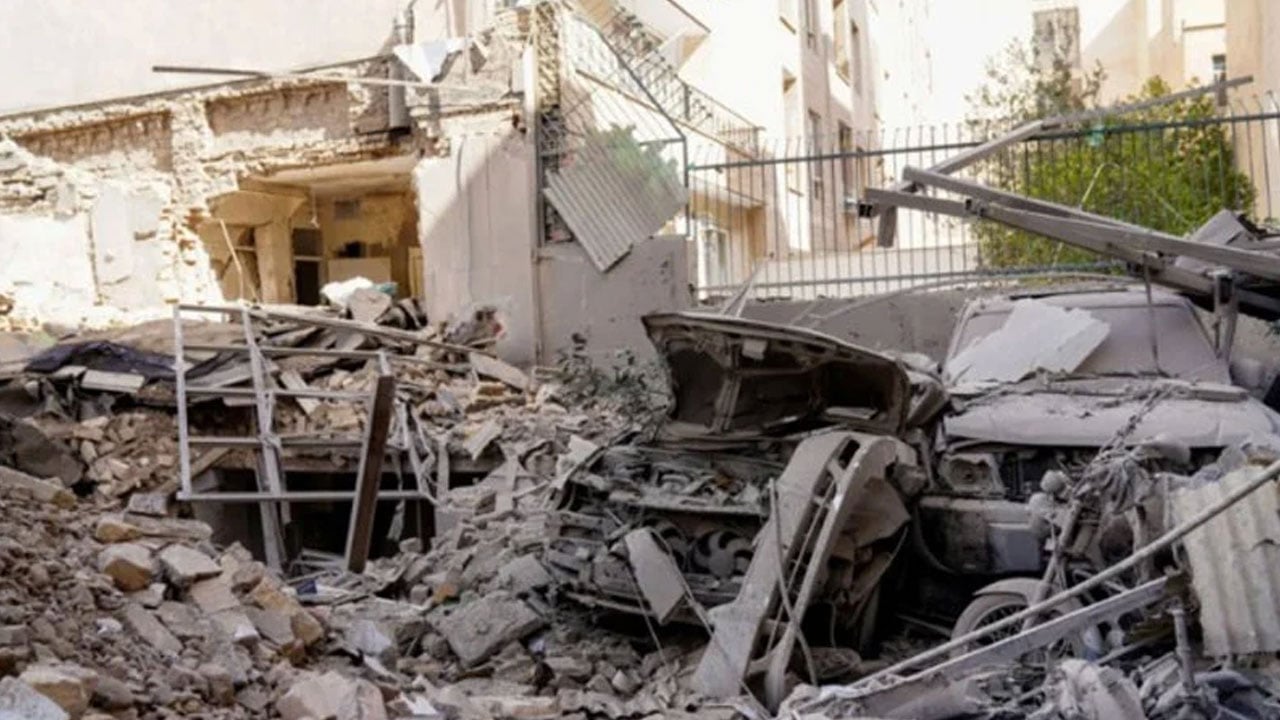 ইসরাইল-মার্কিন যৌথ হামলায় ইরানে নিহত ২০১