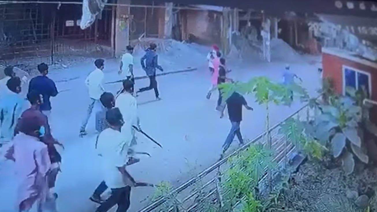 রাজধানীতে পাঁচ কোটি টাকা চাঁদা না দেওয়ায় হামলা, গুলিবিদ্ধ ১