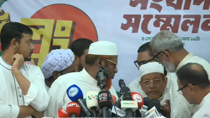 সংবাদ সম্মেলনের মাঝেই হঠাৎ অসুস্থ জামায়াত নেতা