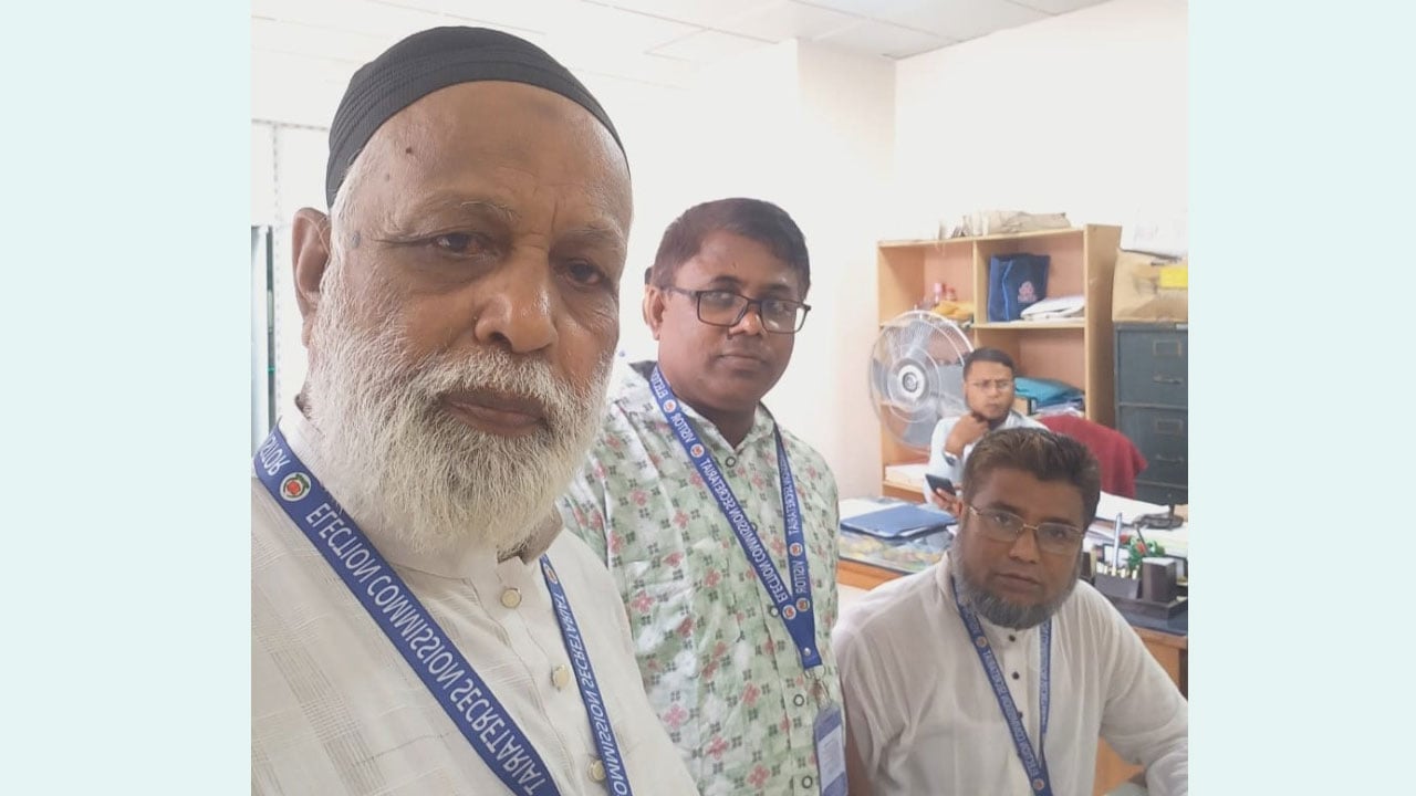 নিবন্ধন পেতে ইসিতে আজাদী পার্টির আবেদন