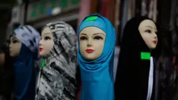 স্কুলে হিজাব পরতে বাধা দেওয়ায় বিক্ষোভে উত্তাল আজারবাইজান