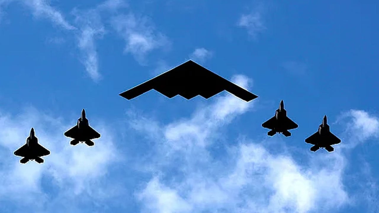 যুদ্ধ শুরুর পর ইরানে প্রথমবারের মতো বি২ বিমান থেকে বোমা ফেলল যুক্তরাষ্ট্র