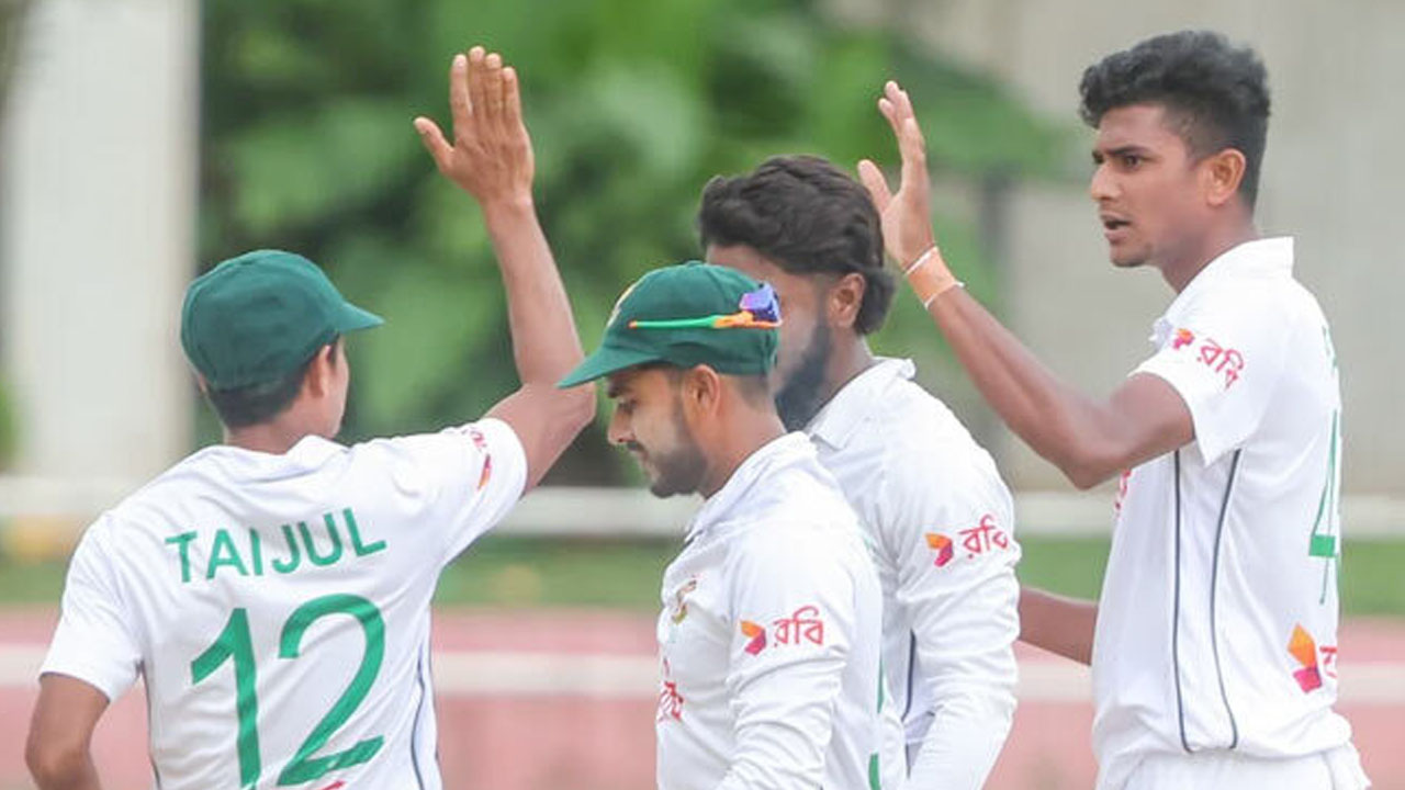 ২৭৩ রানে অলআউট জিম্বাবুয়ে