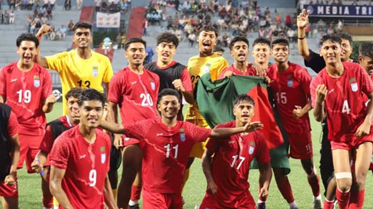 ঢাকা থেকে কলকাতায় ফিরে গেল যুবারা