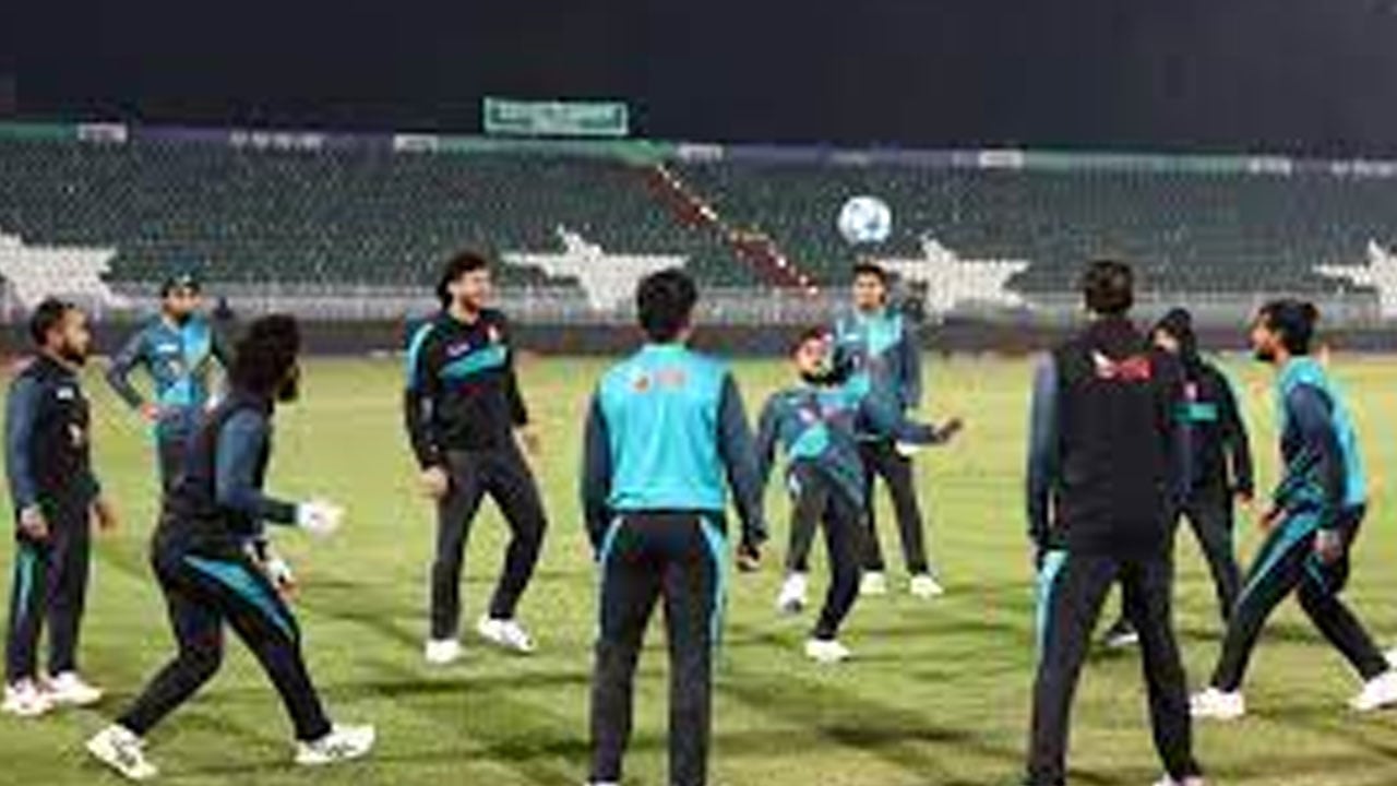 ক্রিকেটারদের সিদ্ধান্তের উপর নির্ভর করছে পাকিস্তান সফর
