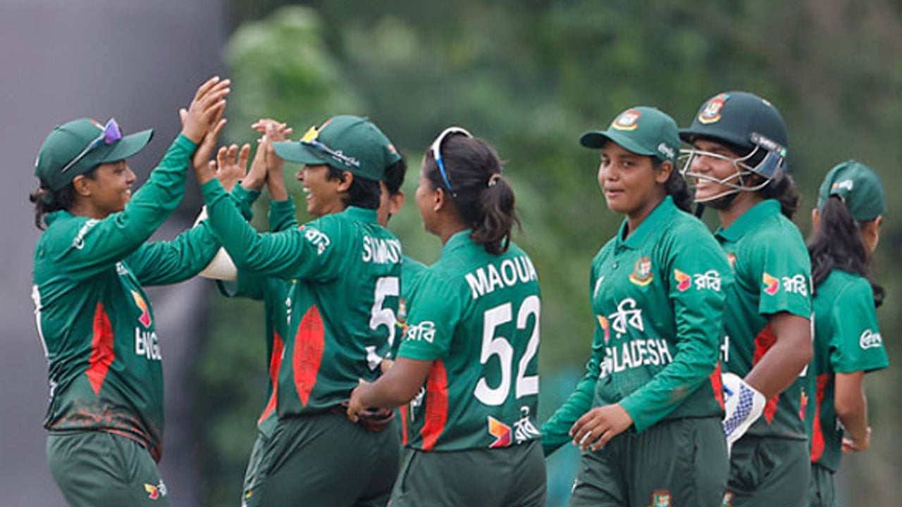 ভারতের বিপক্ষে মাঠে নামছে মেয়েরা