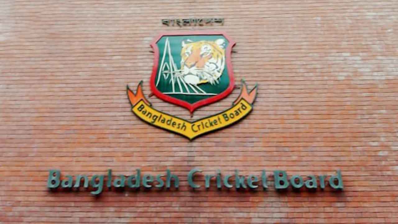 ক্লাব-বোর্ড দ্বন্দ্বে ‘খুন’ হচ্ছে ক্রিকেট!