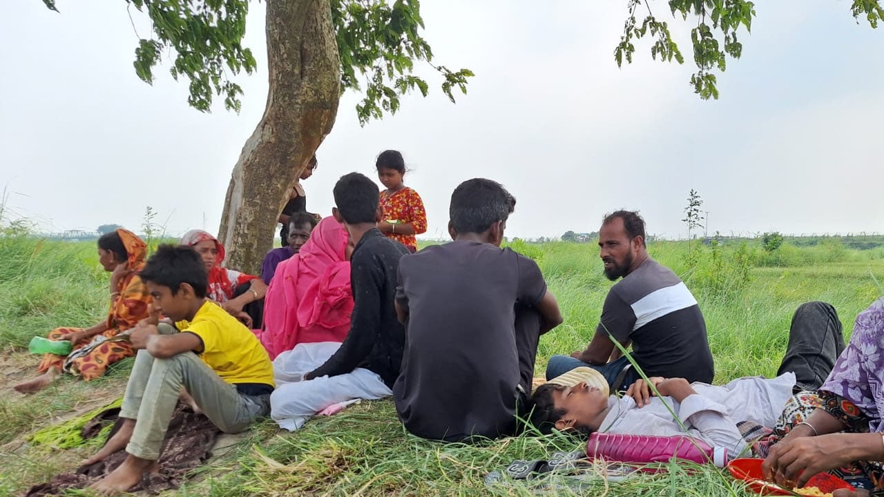 নওগাঁয় বিজিবির বাধায় পুশইন ব্যর্থ, ১৭ জনকে ফিরিয়ে নিল বিএসএফ