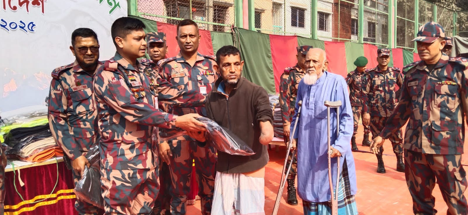 রাজধানীতে শীতবস্ত্র দিলো বিজিবি