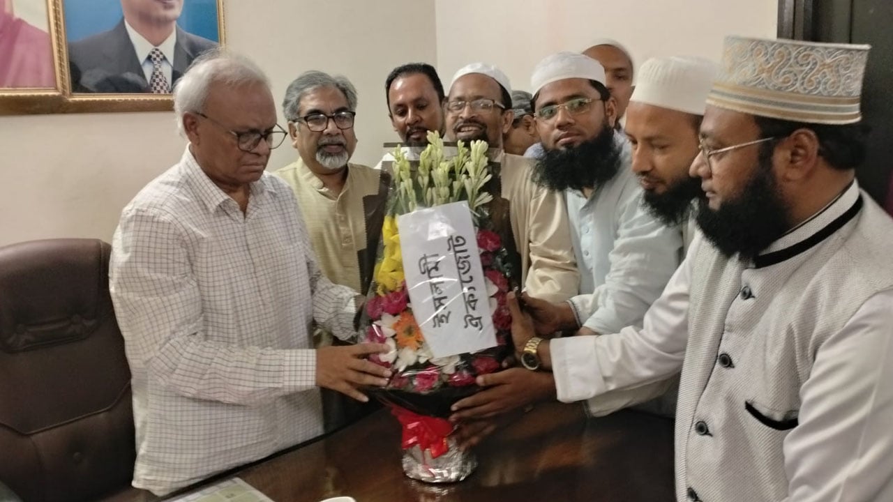 বিএনপি ভারপ্রাপ্ত মহাসচিবের সঙ্গে ইসলামী ঐক্য জোট নেতাদের সাক্ষাৎ