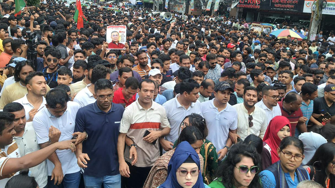 শাহবাগ অভিমুখে বিক্ষোভ মিছিল, নয়াপল্টনে জড়ো হচ্ছেন নেতাকর্মীরা