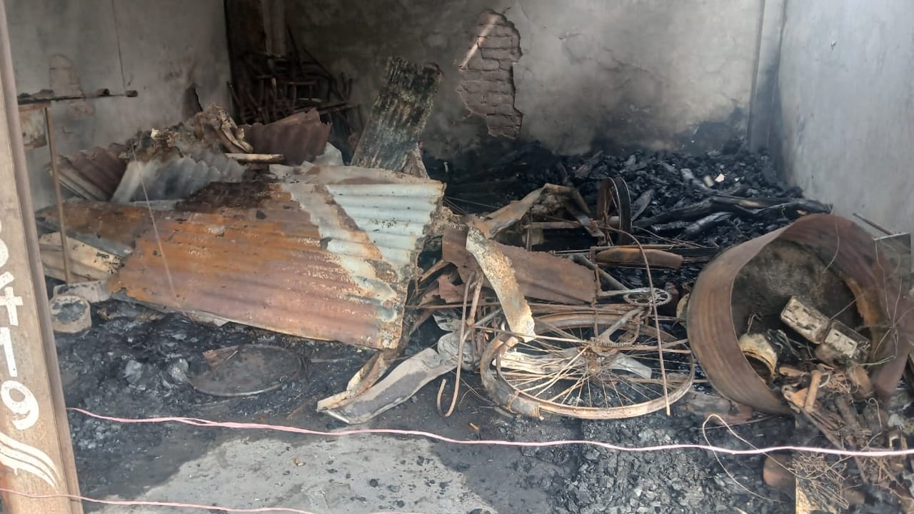 নোয়াখালীতে বিএনপির নির্বাচনি অফিসে অগ্নিসংযোগ