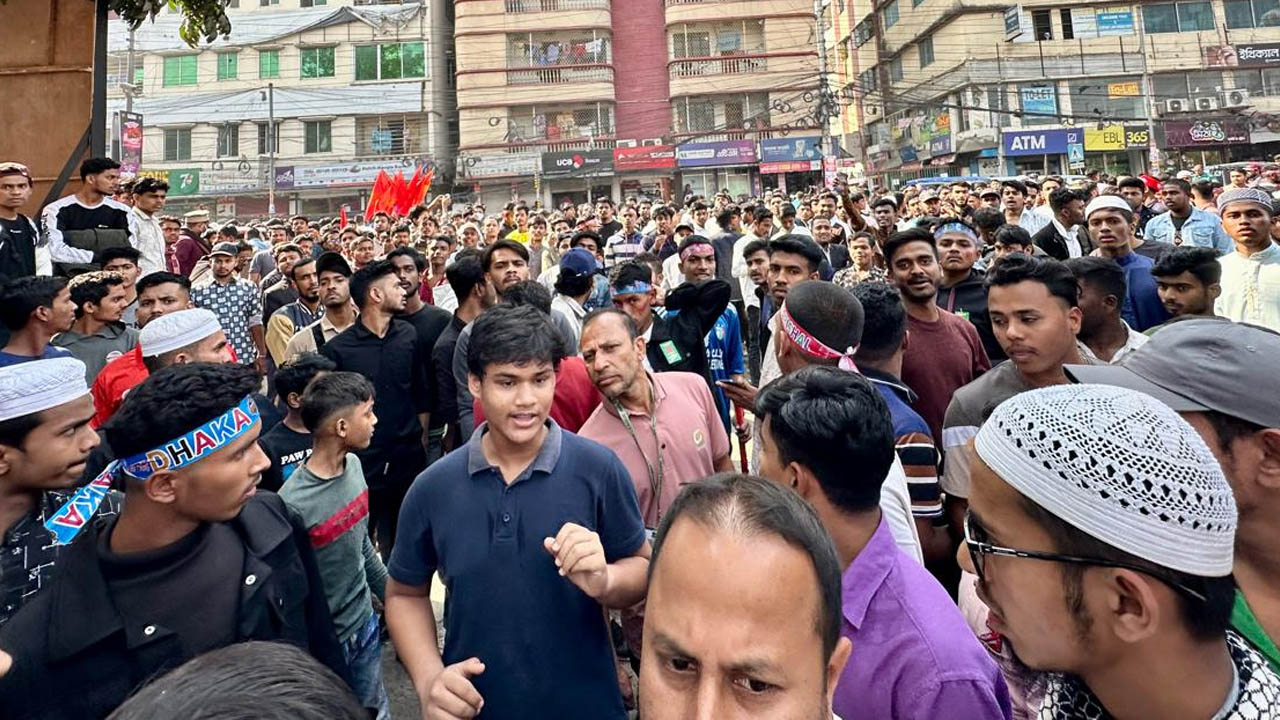 শুরুতেই ব্যর্থ বিপিএল সংগঠকরা, টিকিট নিয়ে তুলকালাম