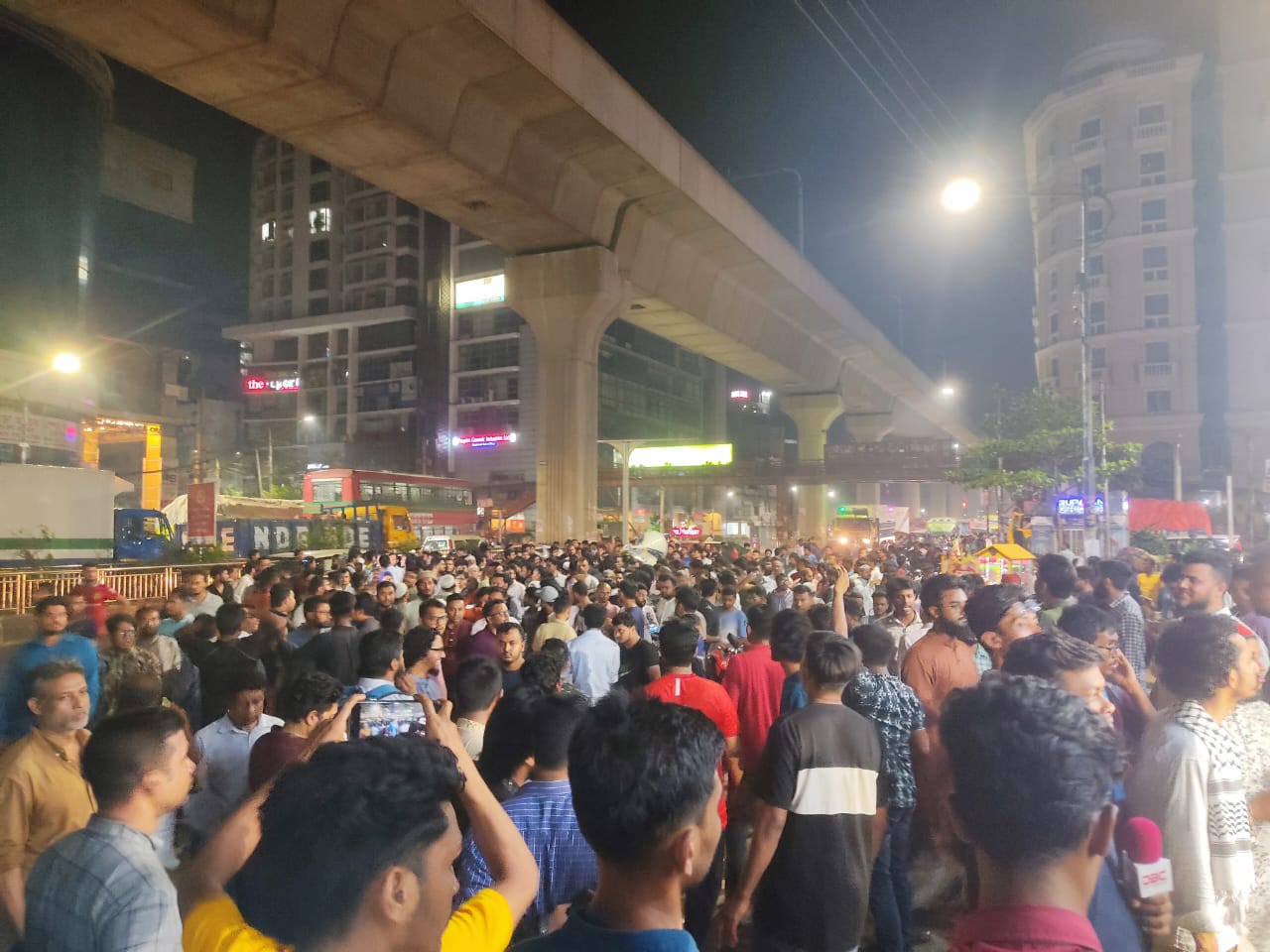 হাসনাত আব্দুল্লাহর ওপর হামলার প্রতিবাদে এনসিপির বিক্ষোভ