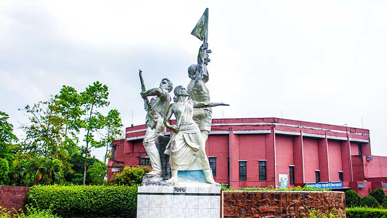 ১১ দিনের ছুটিতে যাচ্ছে বাকৃবি