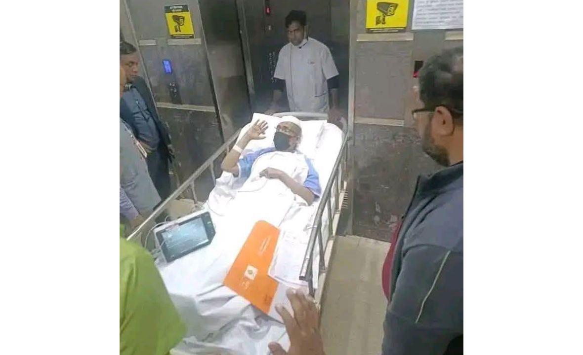 লুৎফুজ্জামান বাবর হাসপাতালে ভর্তি