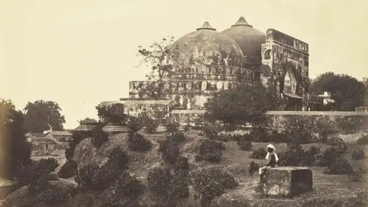 ১৮৮৭ সালে বাবরি মসজিদের চিত্র। ছবি : সংগৃহীত