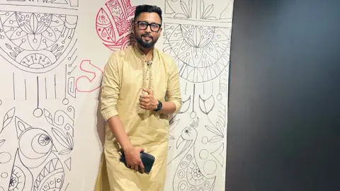 পাঁচটি মৌলিক গান নিয়ে আসছে সংগীতশিল্পী সিকদার বাসুদেবের প্রথম অ্যালবাম
