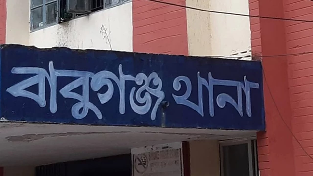 ঘরের আড়ায় ঝুলছিল স্কুলছাত্রীর লাশ