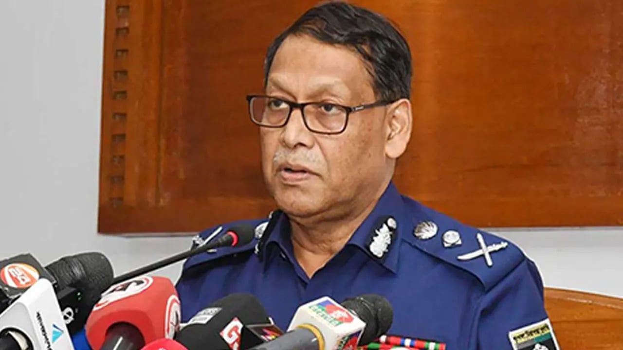 ২৪ ঘণ্টার মধ্যে আইজিপিকে অপসারণে আইনি নোটিশ, নেপথ্যে যে কারণ