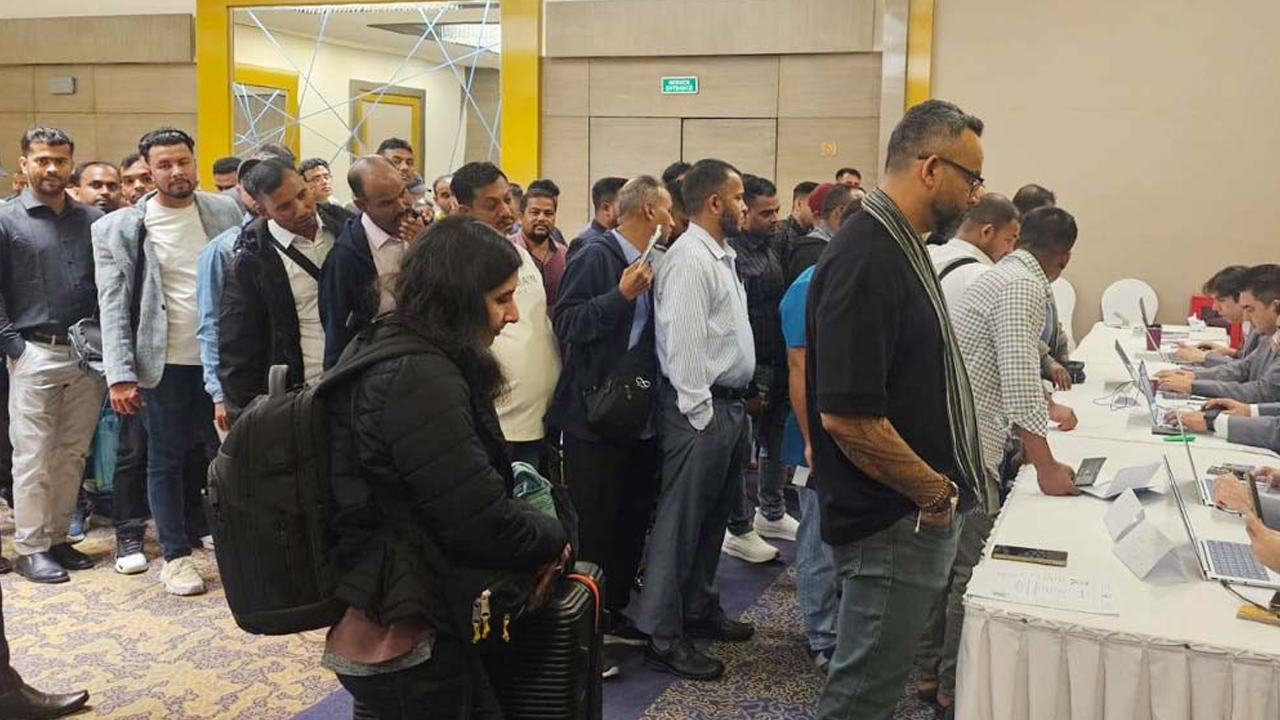 বাহরাইন থেকে বিশেষ ফ্লাইটে দেশে ফিরছেন ২৮২ বাংলাদেশি