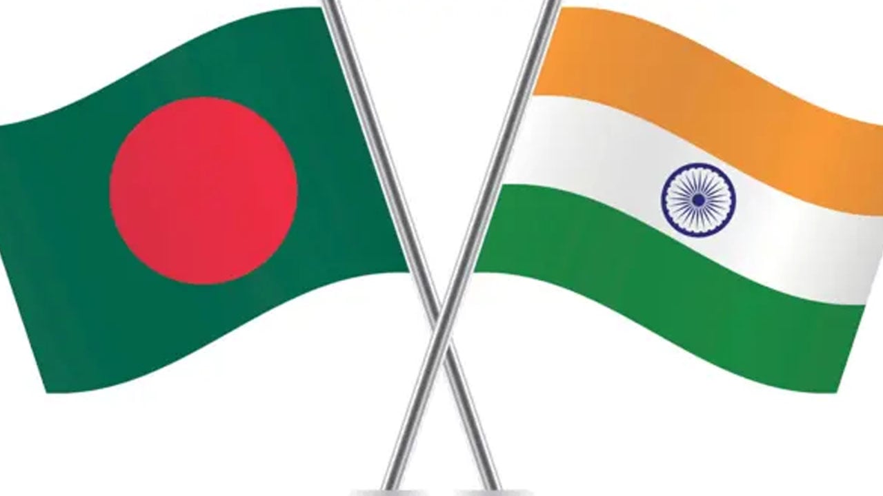 বাংলাদেশ থেকে কূটনৈতিকদের পরিবারের সদস্যদের ফিরিয়ে নিচ্ছে ভারত