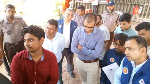 তেল কম দেওয়ায় বরিশালে দুই ফিলিং স্টেশনকে জরিমানা
