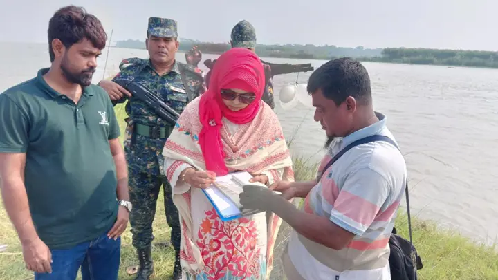 বরিশালে মা ইলিশ রক্ষায় অভিযান, ৪ জেলেকে জরিমানা
