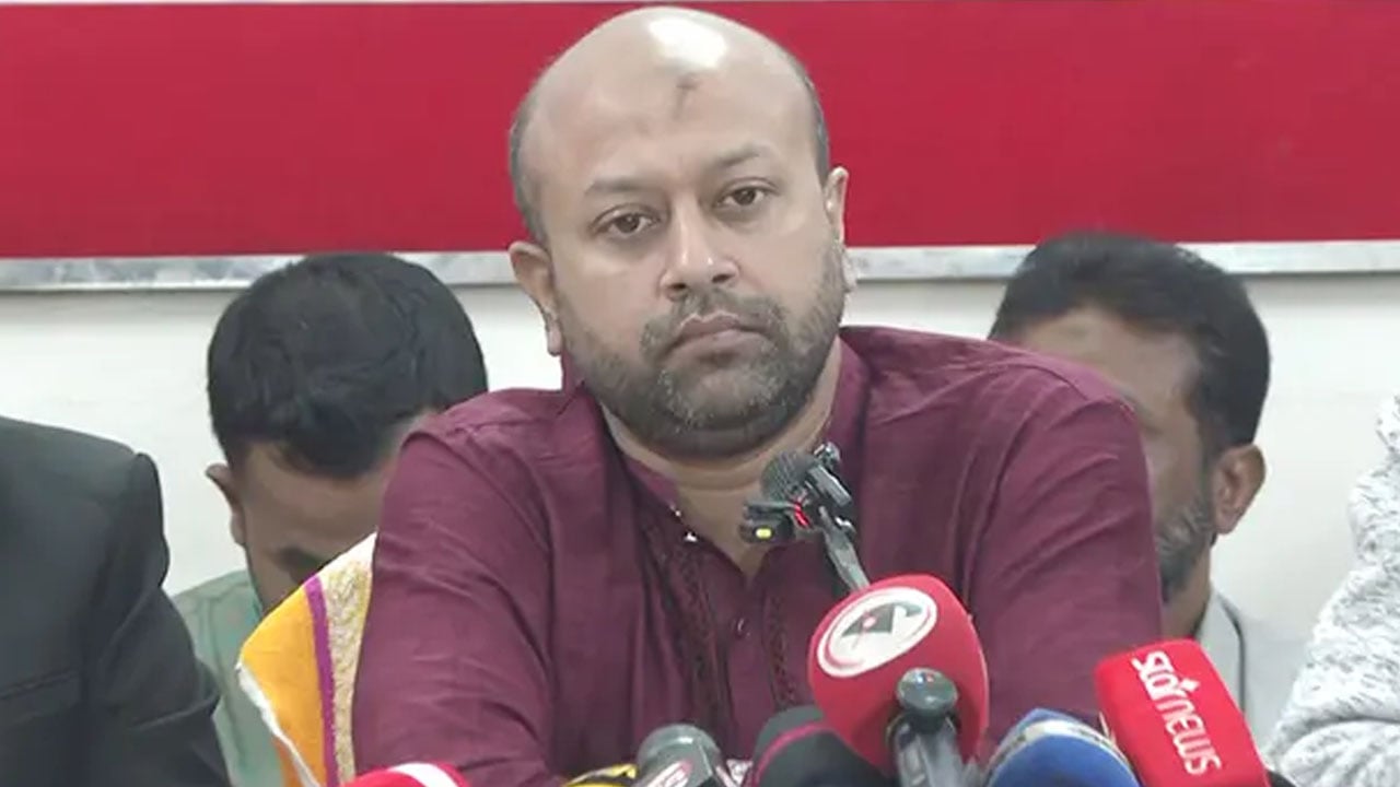 আ.লীগের সময় কই ছিলেন, একটা বালুর ট্রাকও তো সরাইতে পারেন নাই