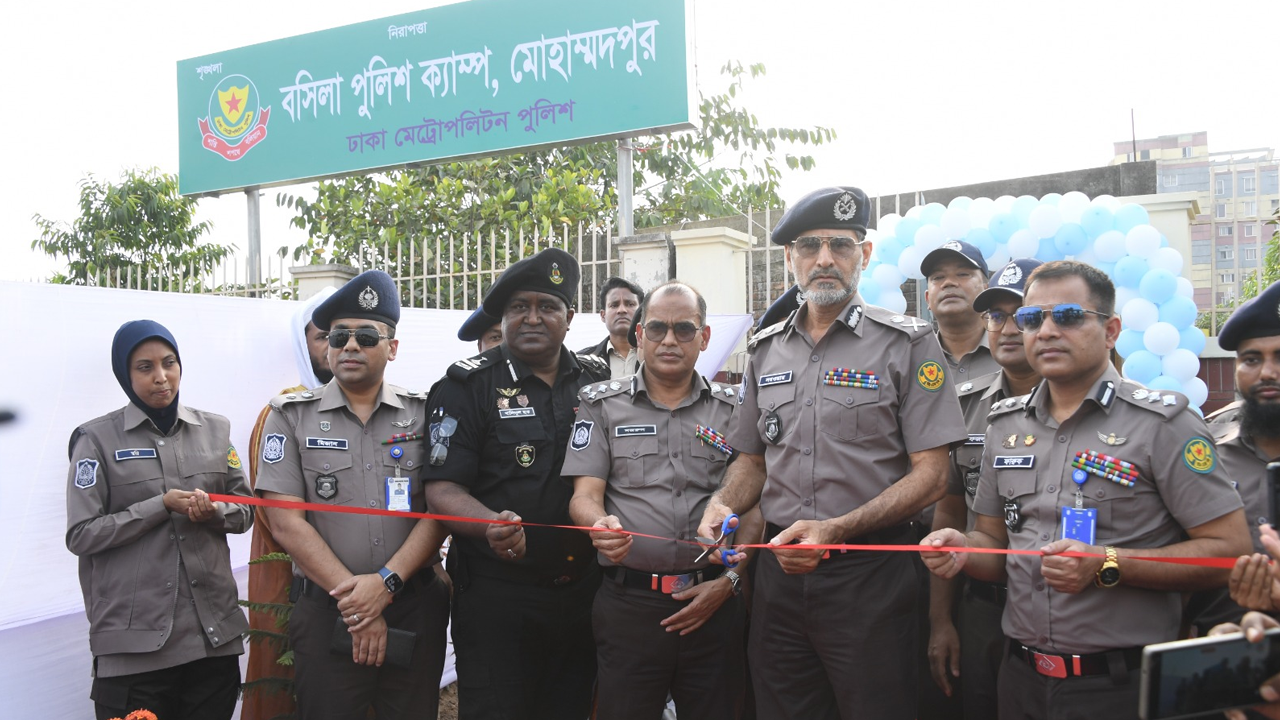 ঢাকাবাসীর নিরাপত্তা নিশ্চিতে পুলিশকে গোপনে তথ্য দিন: ডিএমপি কমিশনার