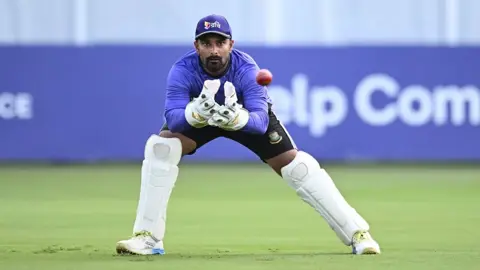 লিটন-হাসানকে ছাড়াই ফিল্ডিংয়ে বাংলাদেশ