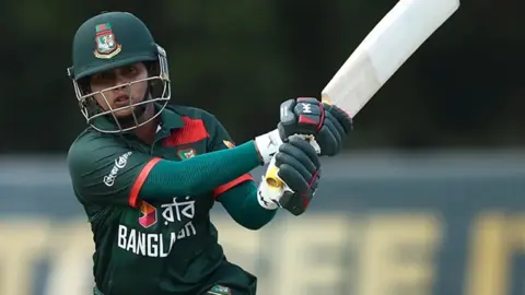 সিরিজ হারলেও র‍্যাঙ্কিংয়ে উন্নতি শারমিন-স্বর্ণার