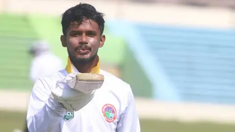 নাঈমের ডাবল সেঞ্চুরির দিনে আবরারের রেকর্ডগড়া ফিফটি 