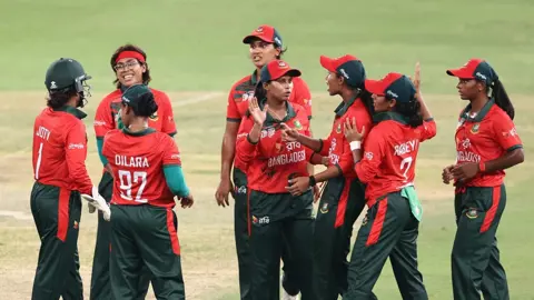 একাধিক পরিবর্তন নিয়ে জ্যোতির নেতৃত্বে অস্ট্রেলিয়া সিরিজের স্কোয়াড ঘোষণা  