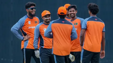 মাঠে প্রতিপক্ষ মালয়েশিয়া, আকাশে বৃষ্টি!