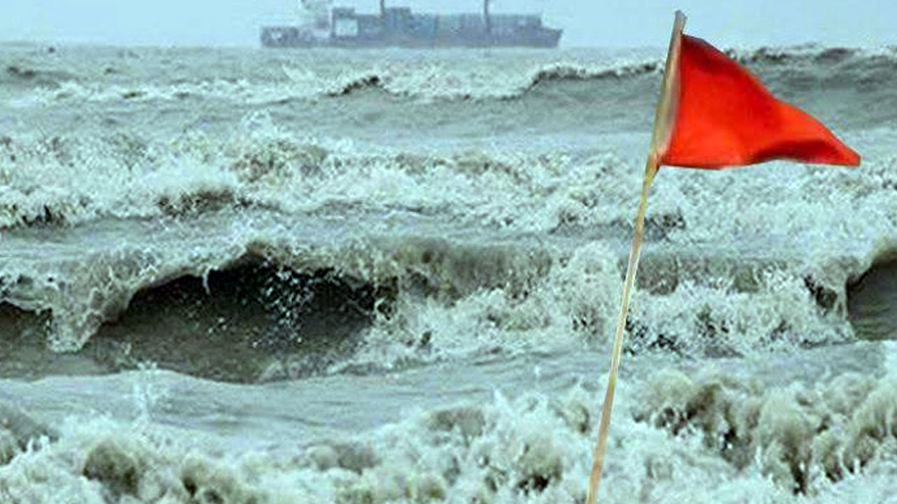 বঙ্গোপসাগরে ফের লঘুচাপ, সমুদ্রবন্দরে ৩ নম্বর সতর্কতা