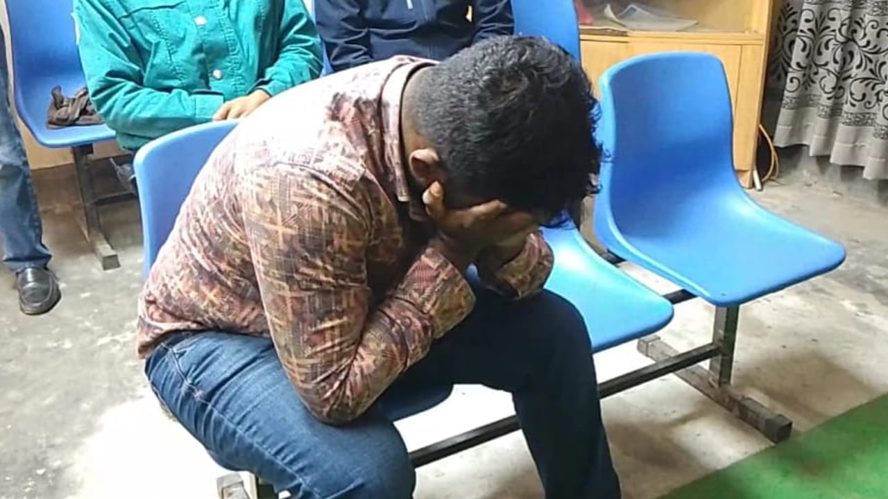 বেরোবিতে রাবির ভর্তি পরীক্ষায় ডিভাইসসহ এক পরীক্ষার্থী আটক