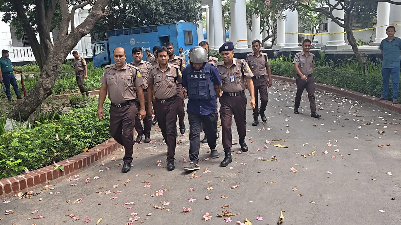 গুমের মামলায় বেনজীরের ‘ক্যাশিয়ার’ রিফাতকে গ্রেপ্তার দেখাল ট্রাইব্যুনাল
