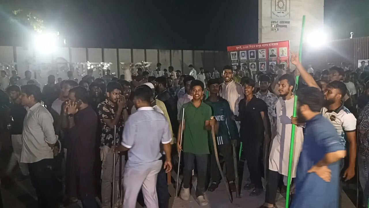 বেরোবিতে ছাত্রদল ও শিবিরের ধাওয়া-পাল্টা ধাওয়া, আহত ২