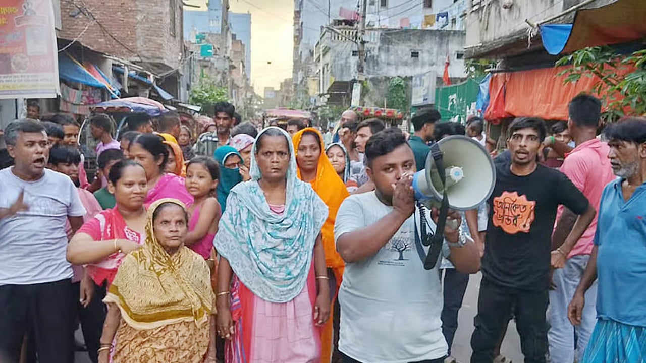 ঢাকার পল্লবী বিহারি ক্যাম্পে জামায়াত-বিএনপি সংঘর্ষ, গুলি ও ককটেল নিক্ষেপ