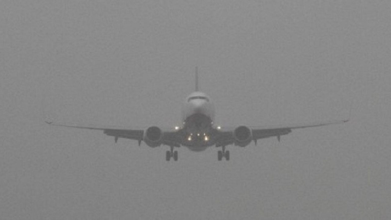 ঢাকায় নামতে পারলো না ৮টি ফ্লাইট