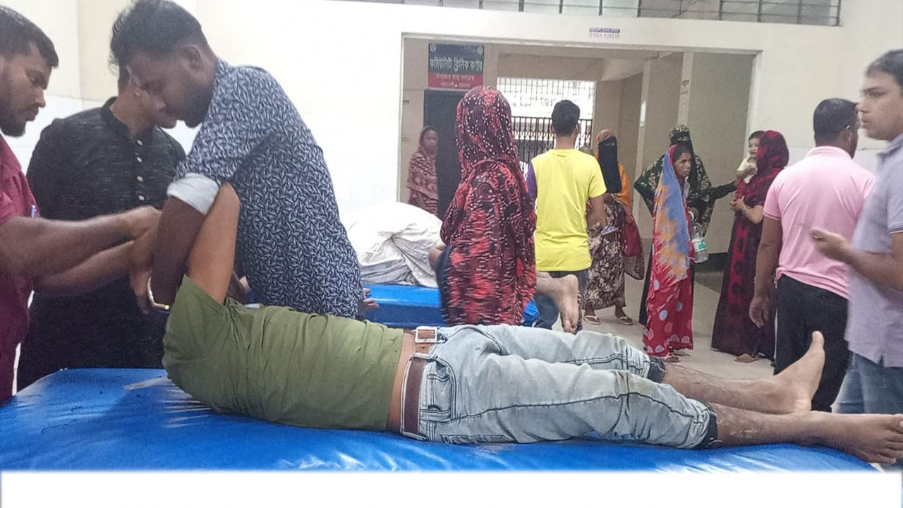 বিএনপির দুই গ্রুপে দফায় দফায় সংঘর্ষ, আহত ১৫