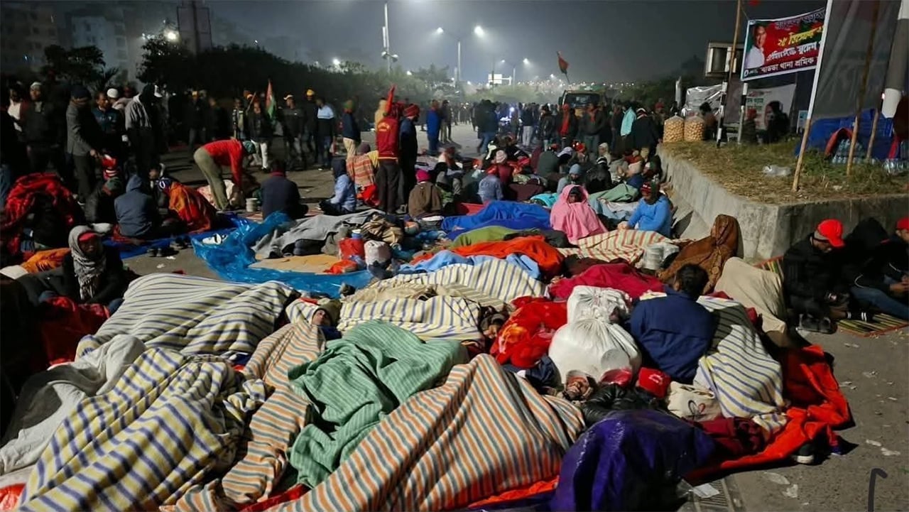 শীত উপেক্ষা করে রাতভর সংবর্ধনাস্থলে বিএন‌পি কর্মীরা