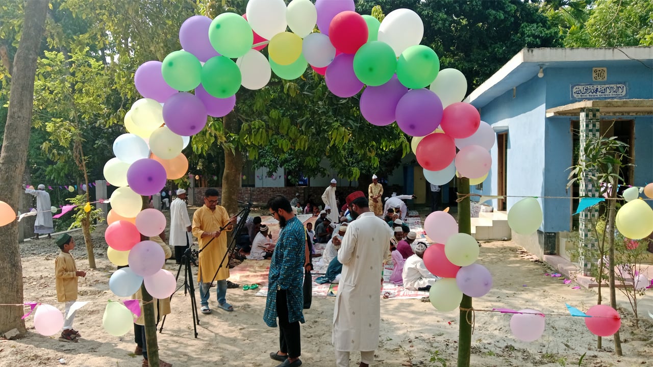 শুক্রবার বোয়ালমারীর ৯ গ্রামে ঈদ