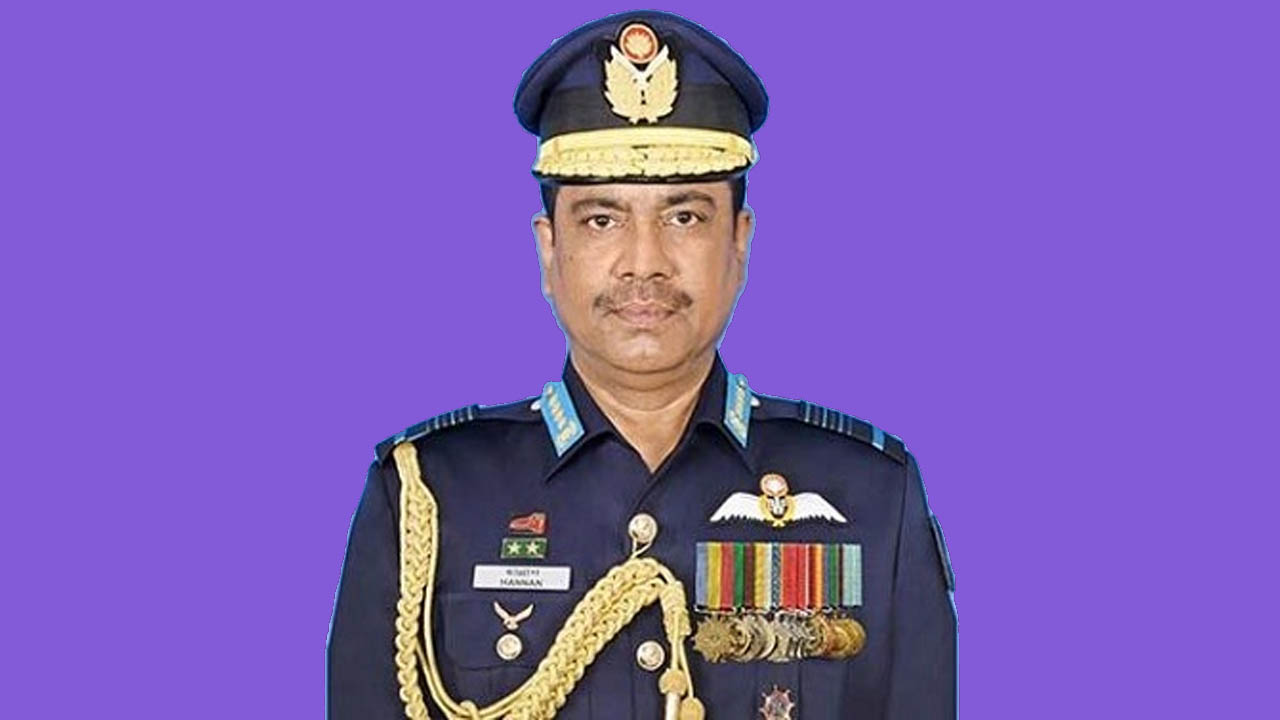 পরিবারসহ সাবেক বিমান বাহিনী প্রধানের ৩৮ ব্যাংক হিসাব জব্দ