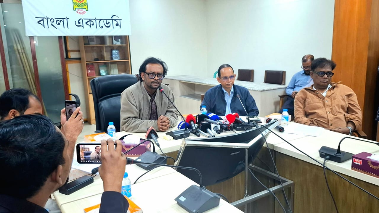 বইমেলা পেছাচ্ছে না, রমজানের জন্য বিশেষ ব্যবস্থা