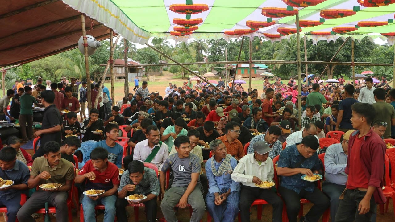 সেনাবাহিনীর প্রচেষ্টায় বসতিতে ফিরল বম জনগোষ্ঠীর ১২২ পরিবার