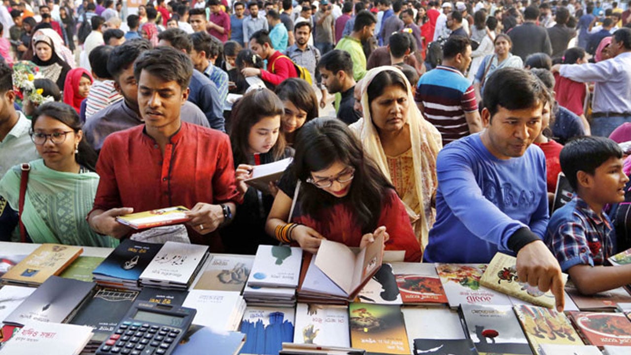 অমর একুশে বইমেলা শুরু ১৭ ডিসেম্বর